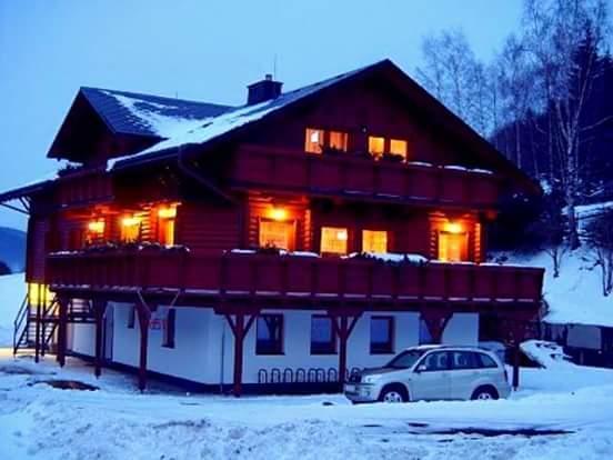 Pension Grizzly Ludvikov Ngoại thất bức ảnh